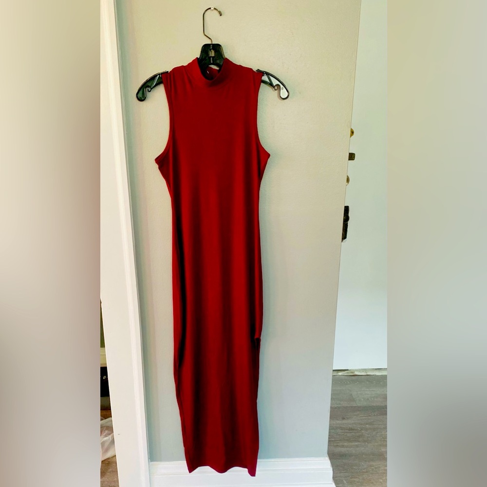 This is a maroon summer dress  size small  from Rue21 never been worn.